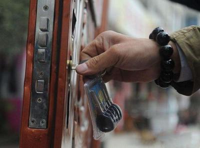 潮州专业开锁换锁修锁服务，安装指纹锁，持证上岗，安全便捷